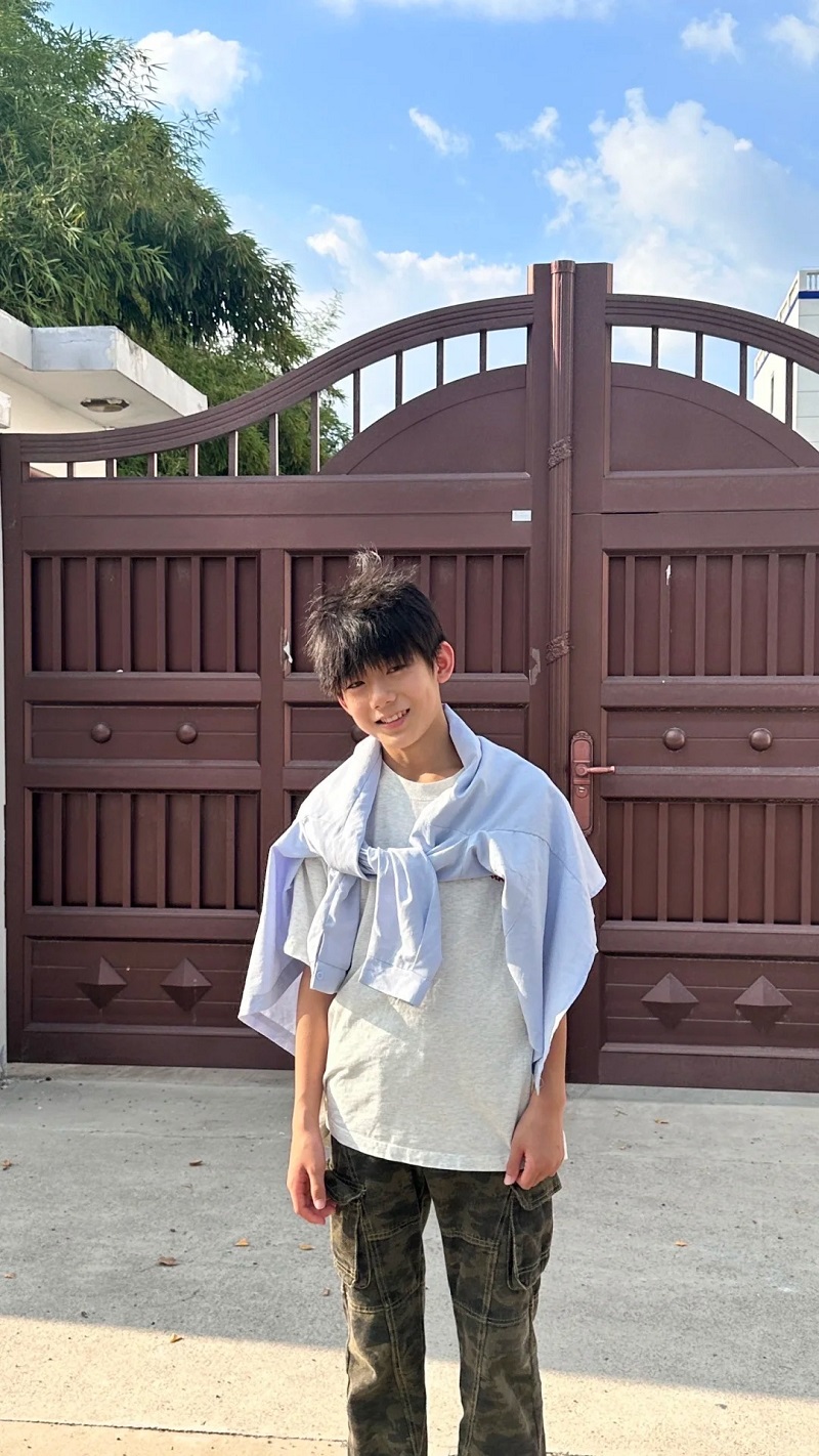 Ảnh trai đẹp 14 tuổi cực dễ thương, thần thái đáng yêu 😍