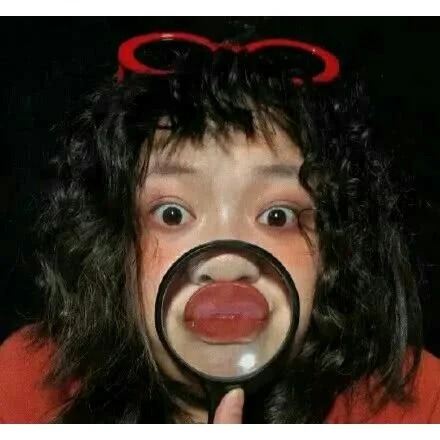 Mặt lọ lem kiểu "chơi hệ sân khấu kịch là phải vậy".