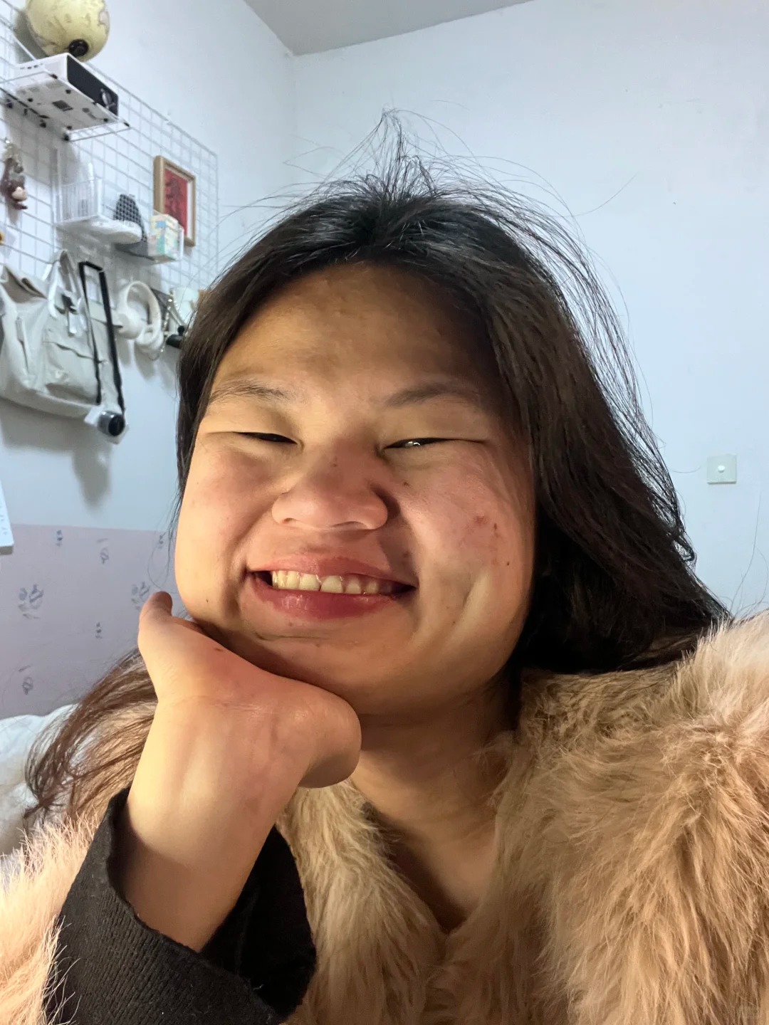 Hình gái xấu trong lớp học, nét duyên “xấu mà xinh”