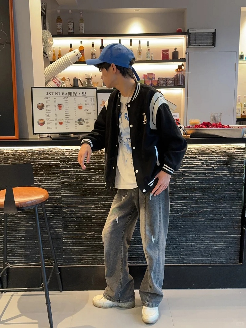 Trai 14 tuổi trong bộ đồ tối giản mà vẫn nổi bật 💫