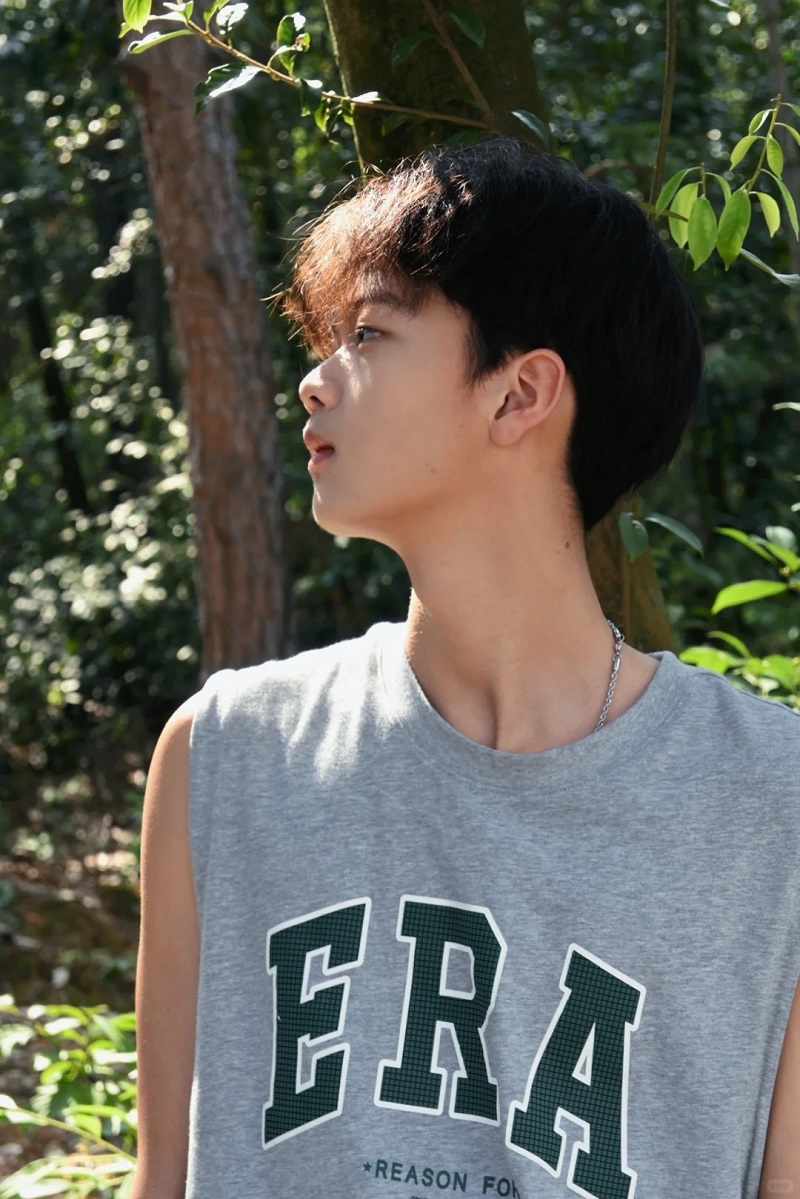 Nụ cười nhẹ, ánh mắt tinh nghịch tuổi 14 🧢