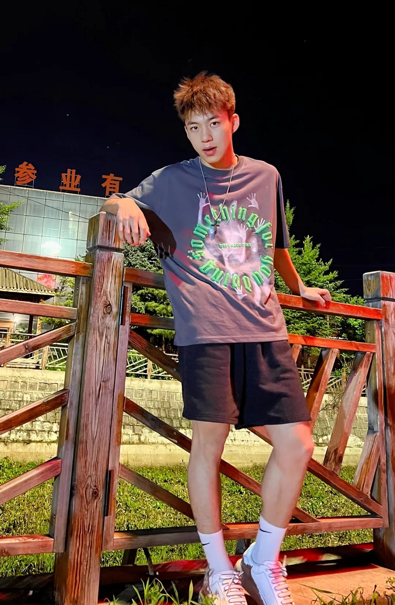 Cảm giác thanh xuân trong từng khung ảnh trai đẹp 2k7