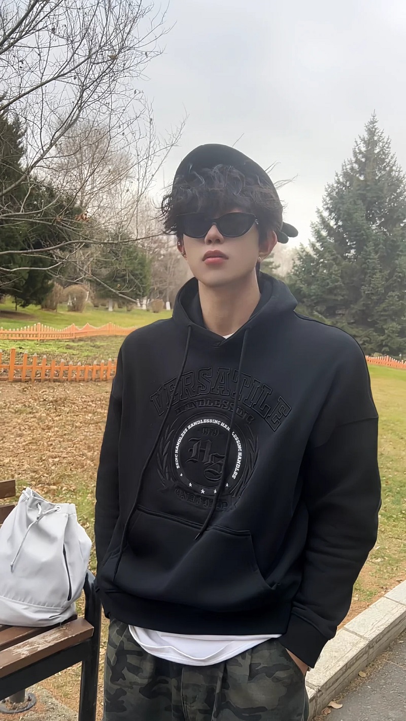 Góc chụp chill nhẹ – vibe trai đẹp học đường