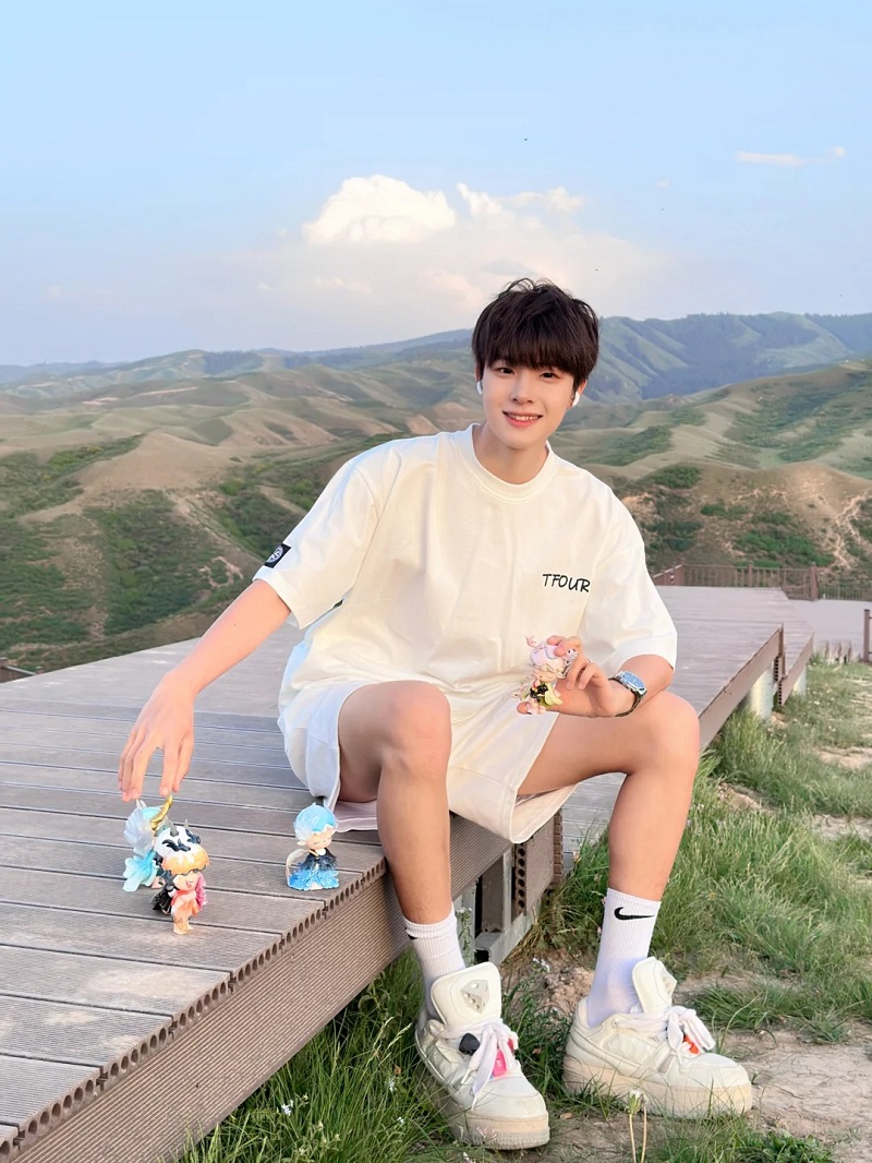 Nét đẹp chuẩn Gen Z – trai 2k7 cool ngầu, đáng yêu 😎