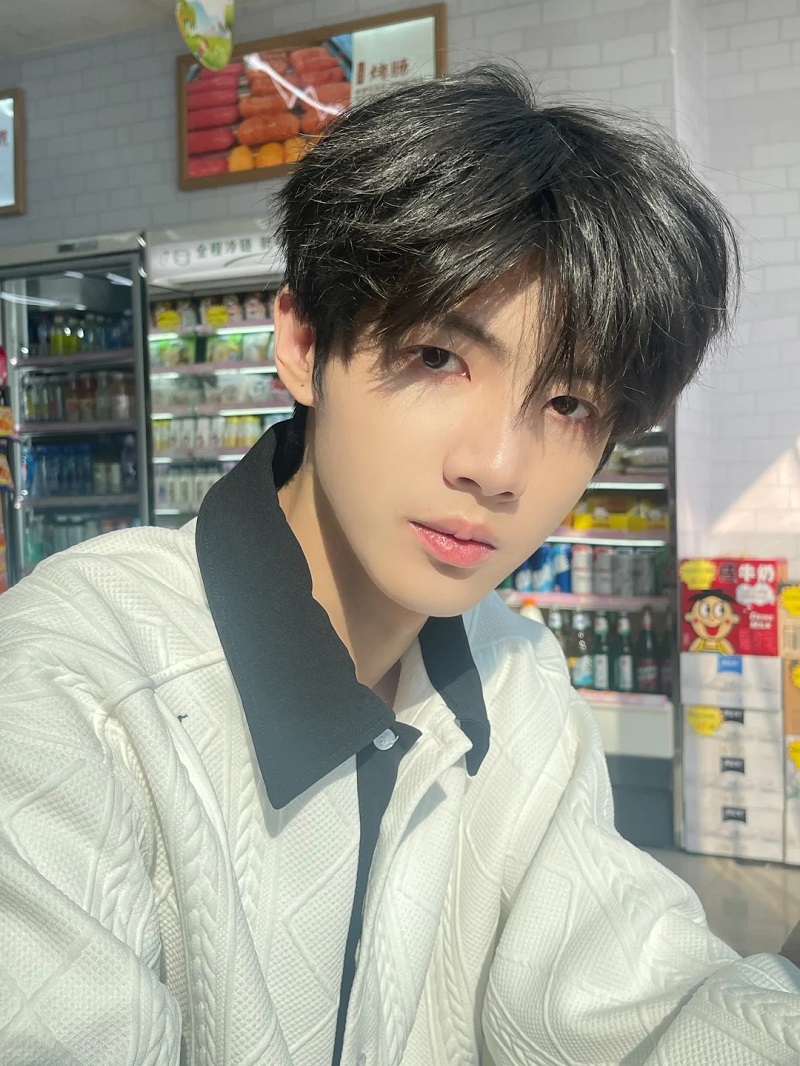 Visual lạnh lùng – nét đẹp khác biệt của trai 2k7 ❄️