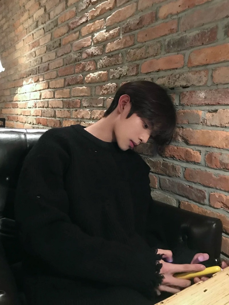 Tóc xoăn nhẹ, nụ cười khiến bao tim rung rinh 💕