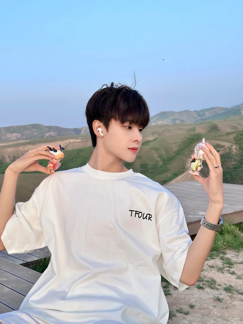 Ánh mắt hút hồn trong bộ ảnh trai đẹp 2k7 🌿