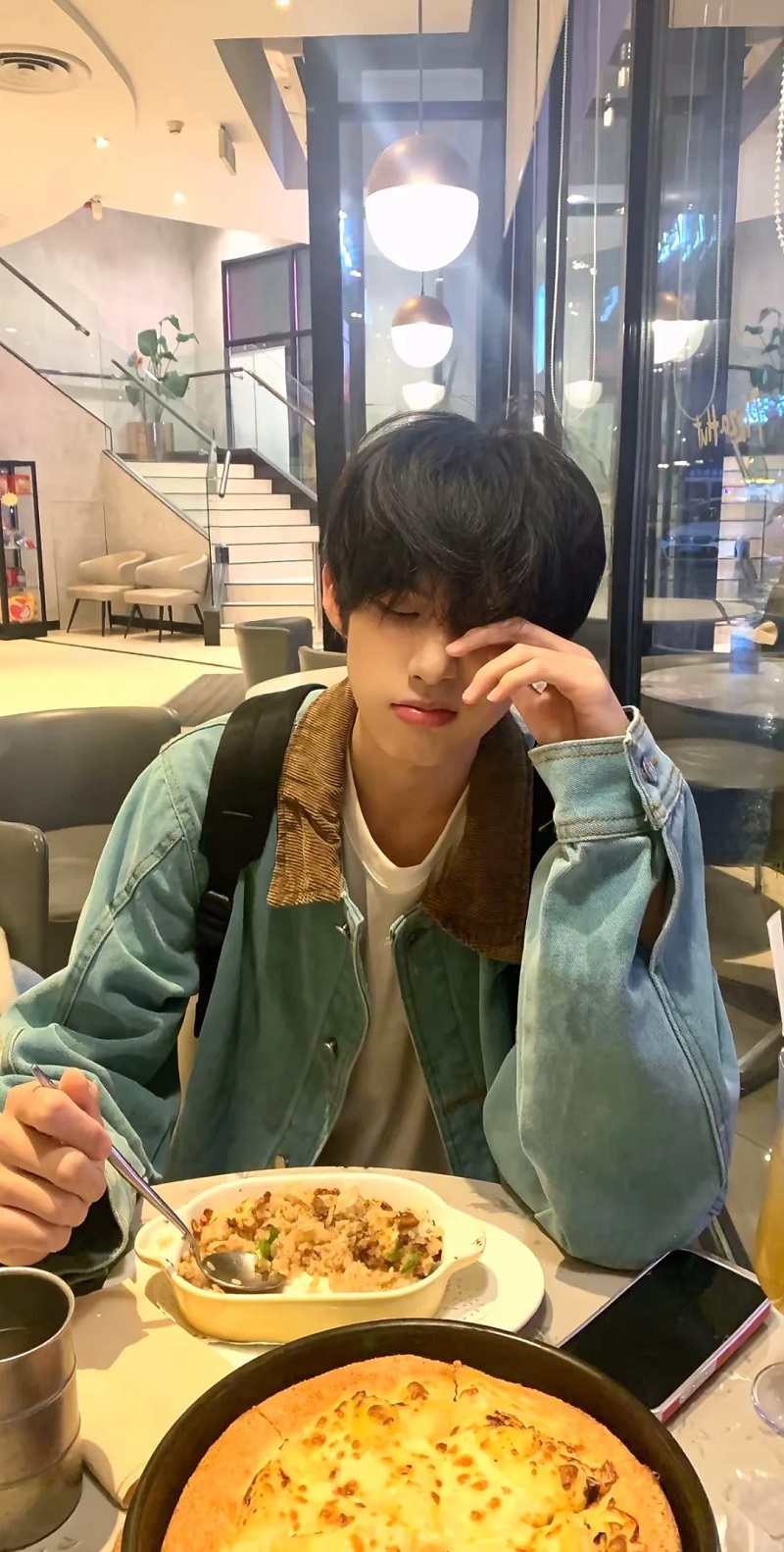 Biểu cảm dễ thương – đúng kiểu hot boy học đường 😋