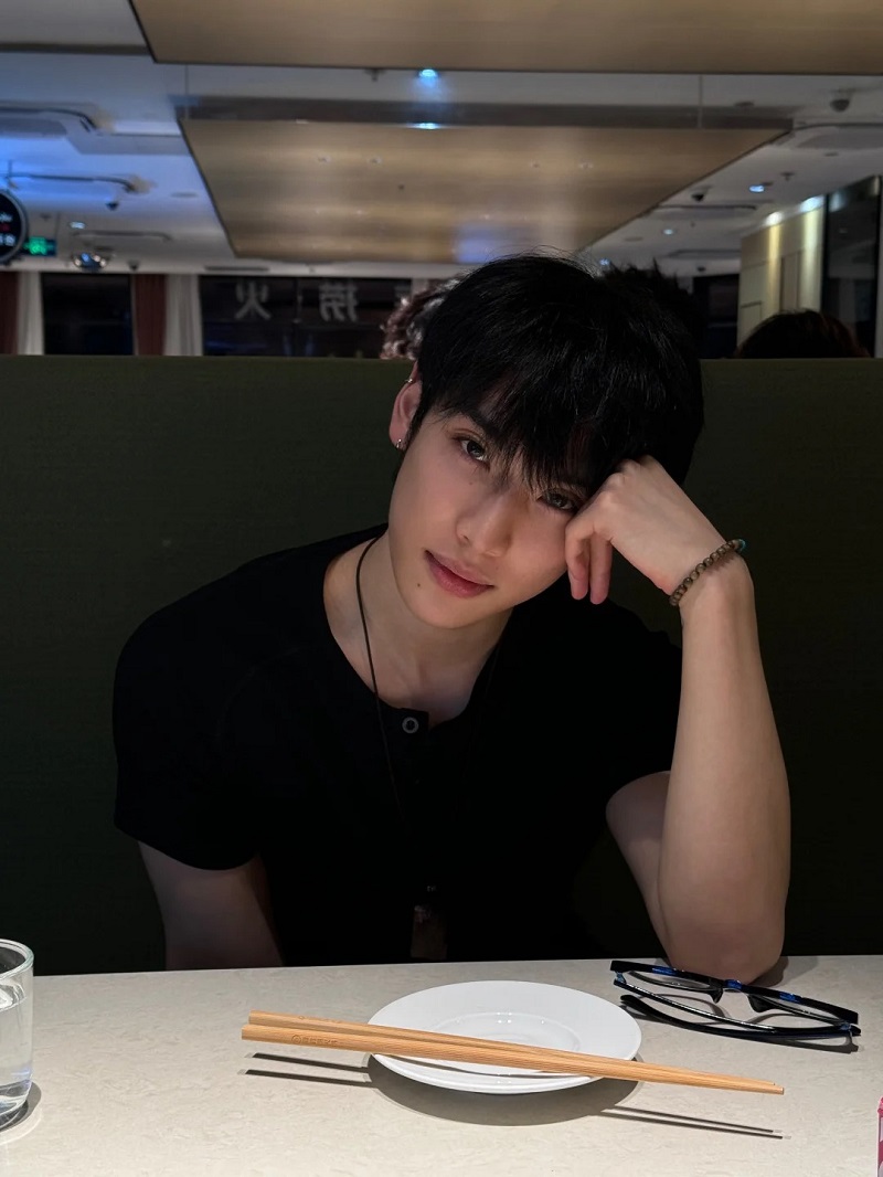 Ảnh trai Trung Quốc cực phẩm trong ánh sáng tự nhiên