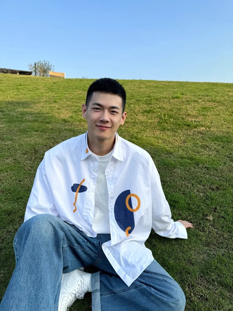 Hot boy Trung Quốc diện đồ thể thao, phong cách trẻ trung