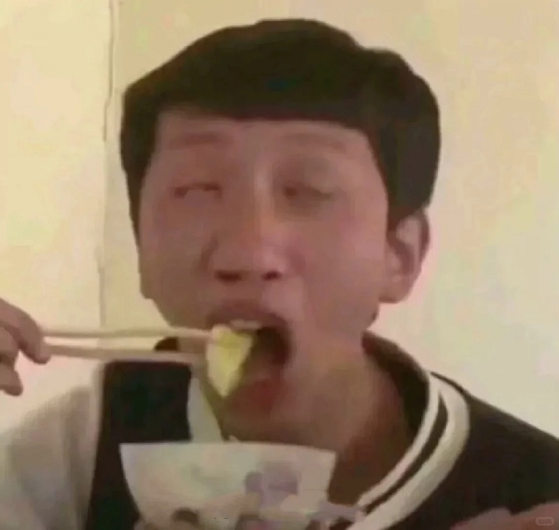  trai xấu đang ăn mì, biểu cảm ngạc nhiên vui nhộn.