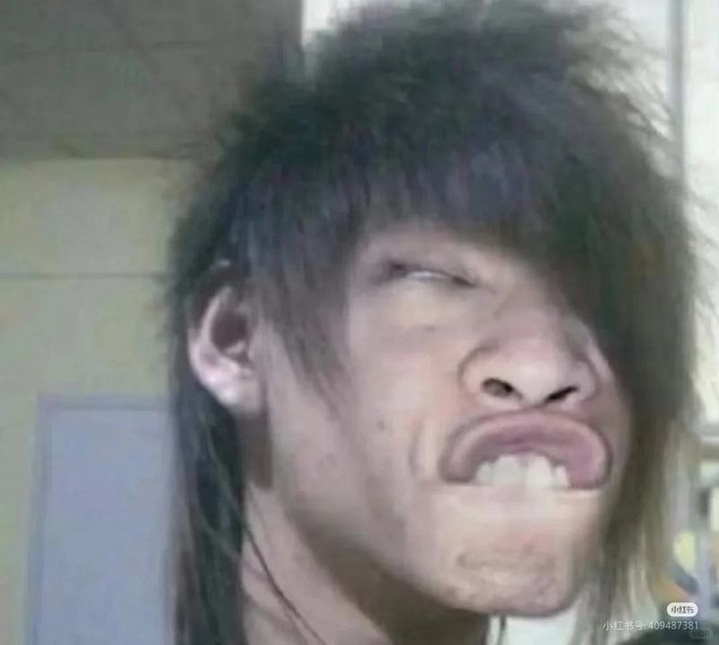 Ảnh trai xấu meme với gương mặt biến dạng hài hước.