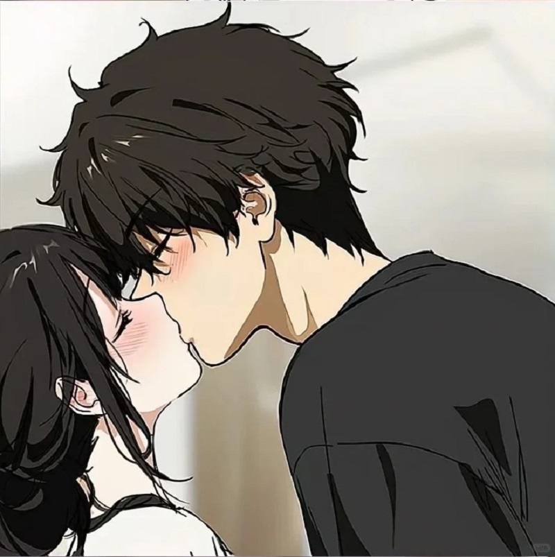 Nụ hôn giữa không gian tối, đầy cảm xúc