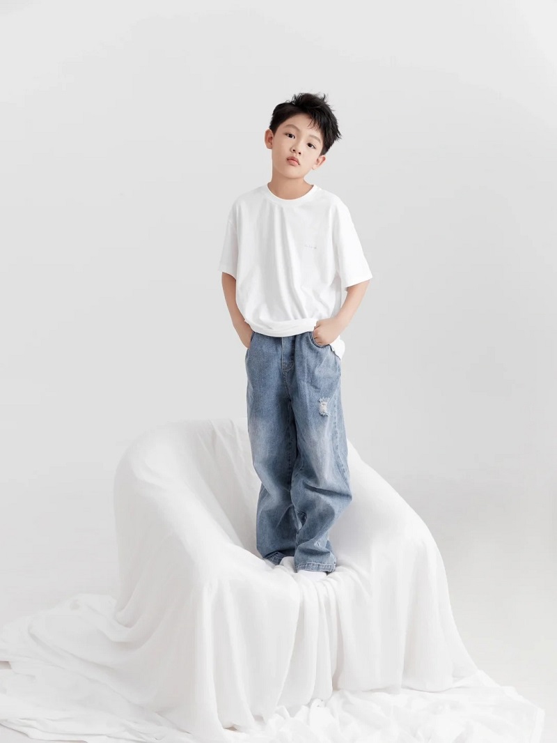 Hình ảnh trai đẹp 10 tuổi diện đồ năng động, đáng yêu