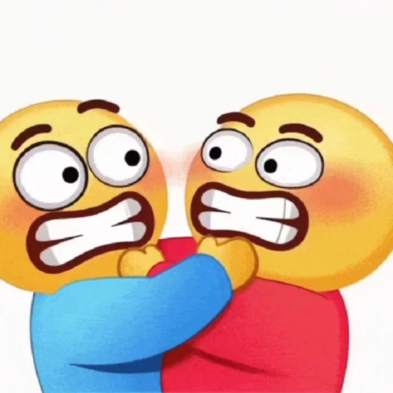 Meme hài hai người tặng nhau cái bóp cổ cho tỉnh táo.