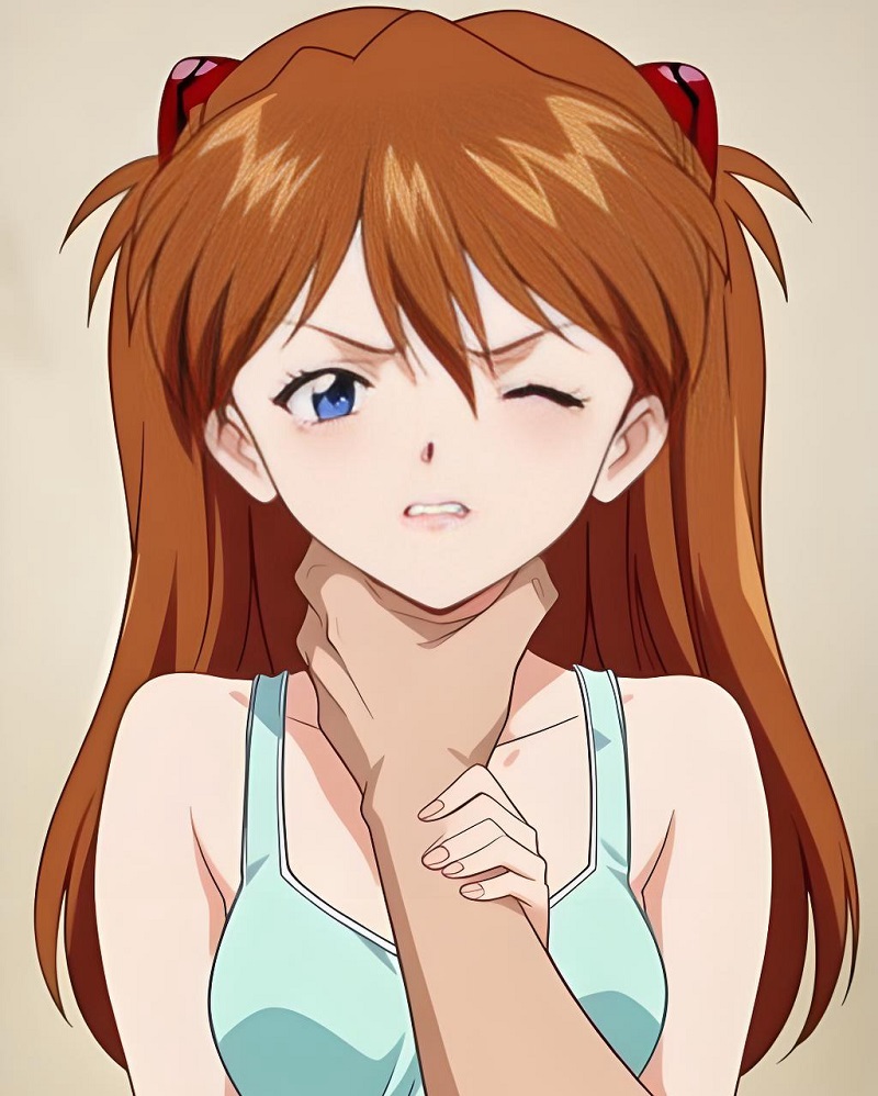 Cô gái hoạt hình nhăn mặt bị bóp cổ nhẹ cho tỉnh ngủ.