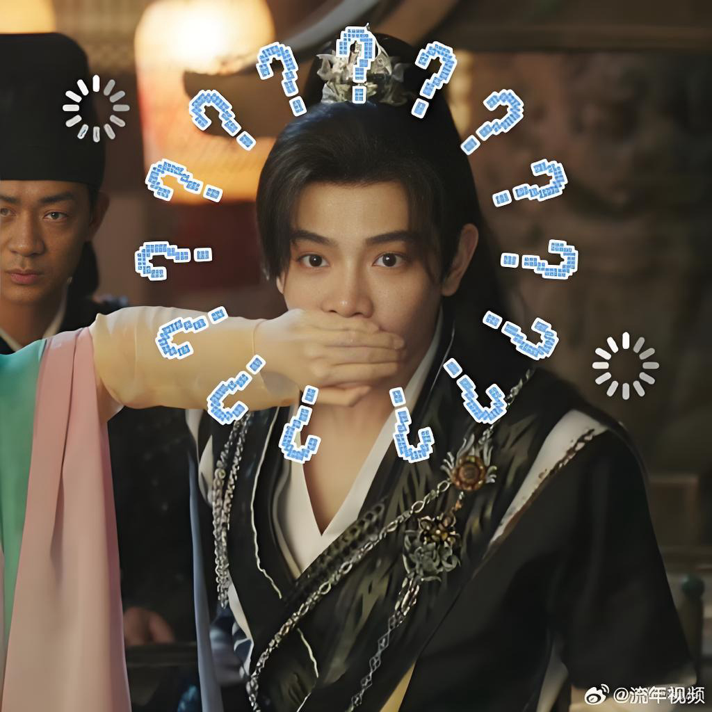 Diễn viên nam nhìn nghi ngờ khi màn hình đang loading.