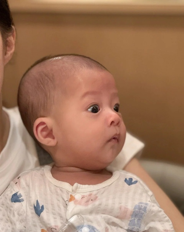 Meme trợn mắt 16