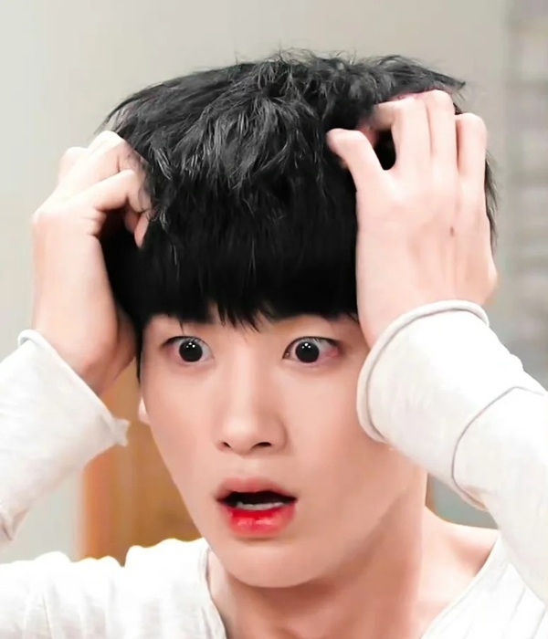 Meme trợn mắt 21